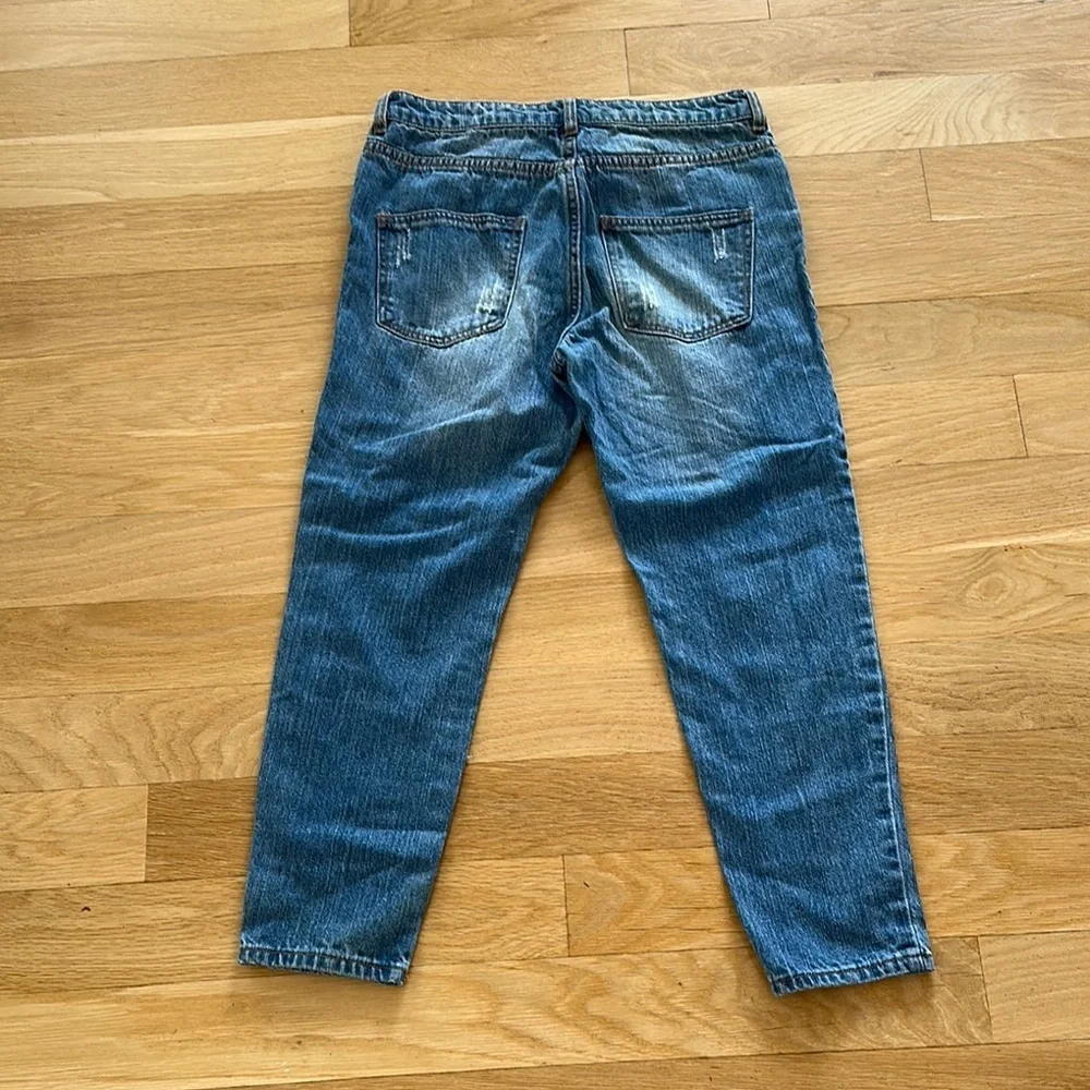 Trendy Distressed Blue Jeans with Embroidery